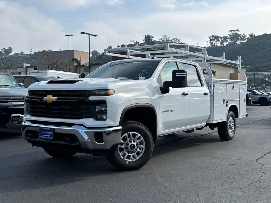 New 2026 Summit White Chevrolet WT image 2