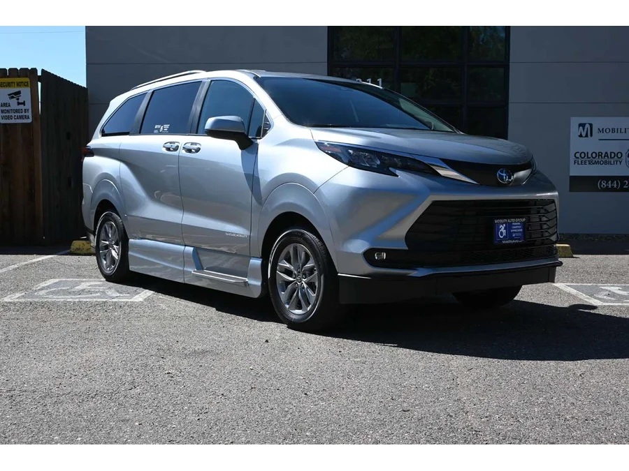 New 2025 SILVER Toyota XLE+ AWD Mobility Handicap Van image 3