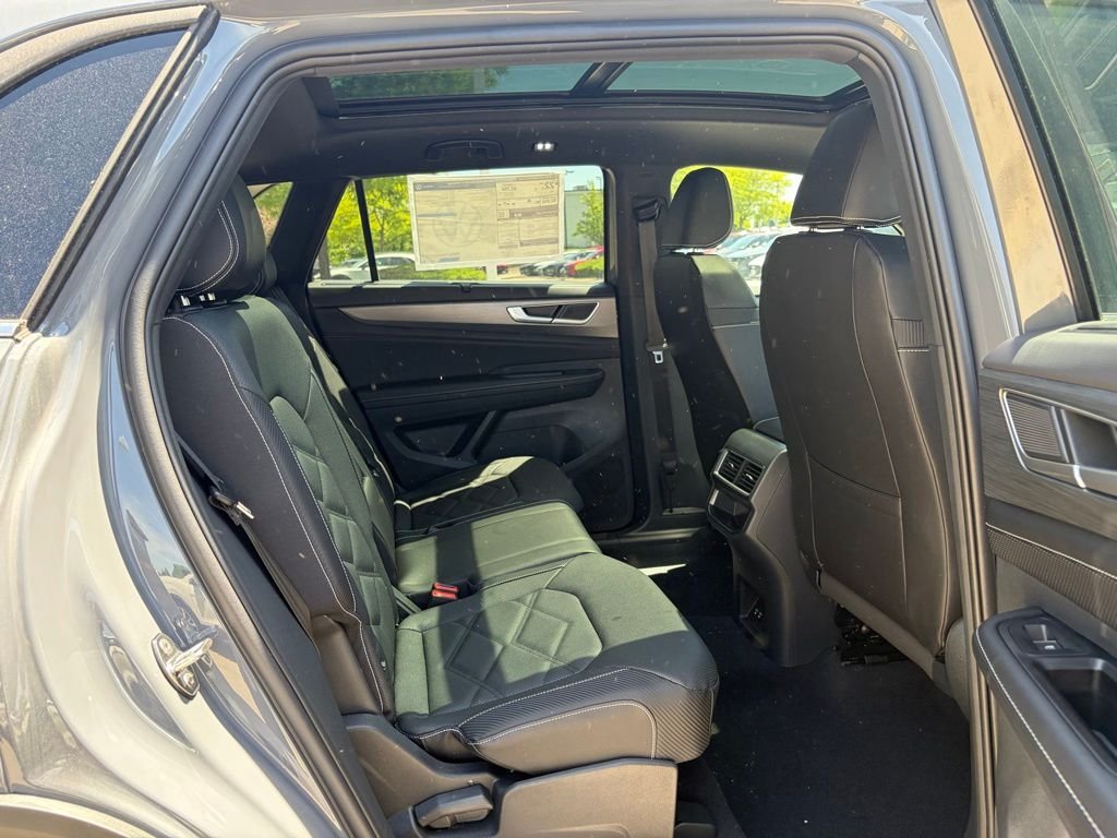 New 2026 Pure Gray Volkswagen 2.0T SE w/Technology image 18