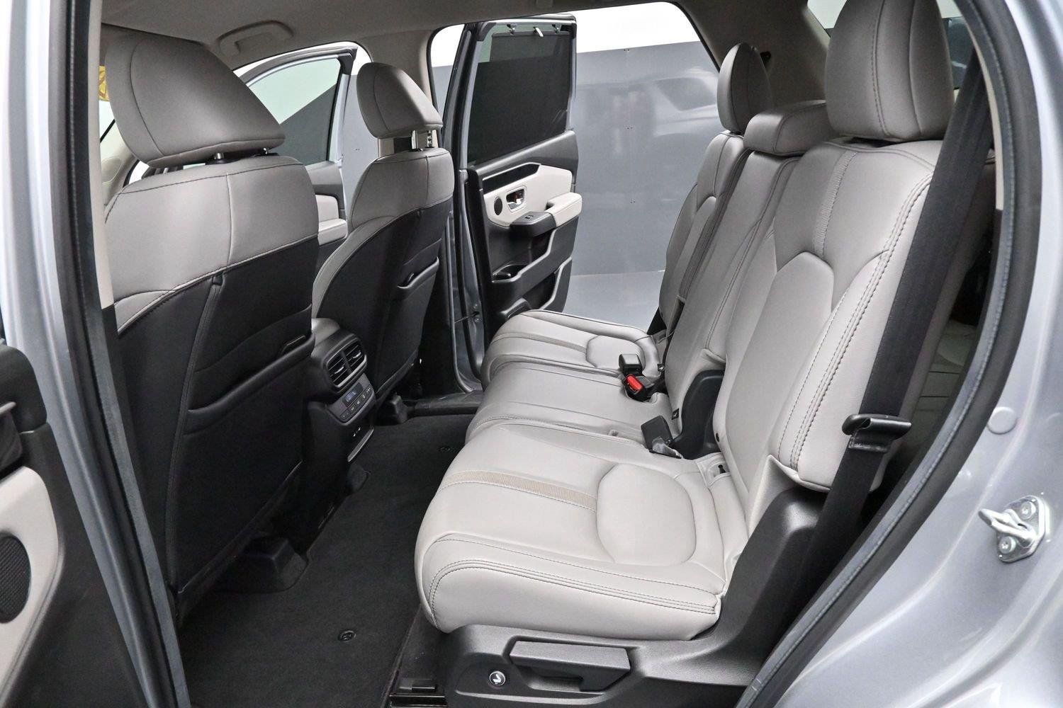 Used 2024 Lunar Silver Metallic Honda EX-L image 30
