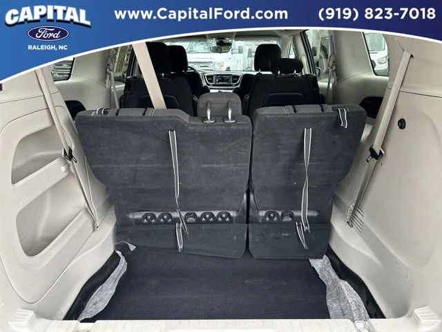 Used 2023 White Chrysler LX image 16
