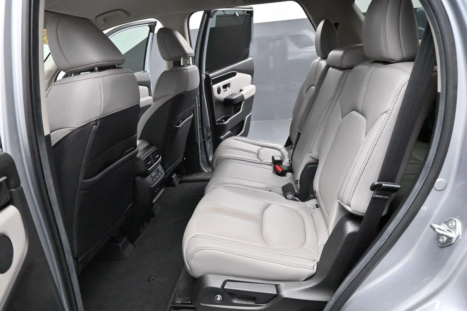 Used 2024 Lunar Silver Metallic Honda EX-L image 30