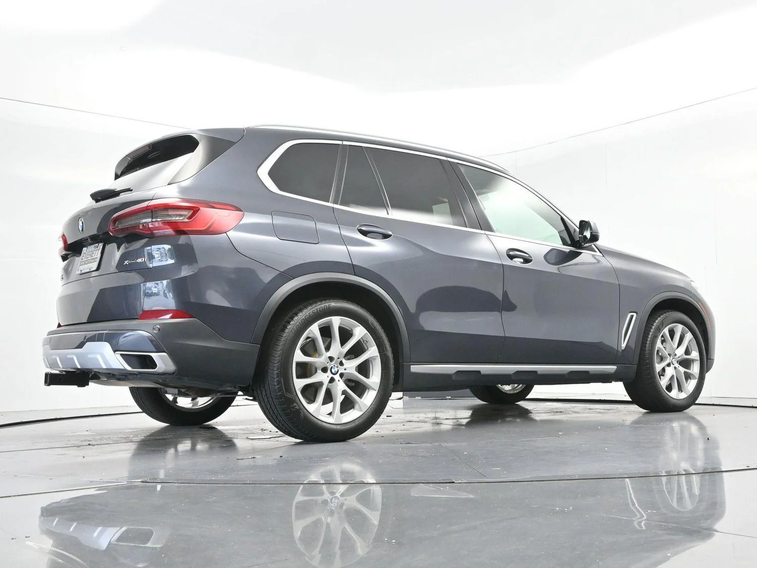 Used 2019 Arctic Gray Metallic BMW xDrive40i image 59