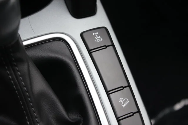 Used 2025 White Kia LX image 9