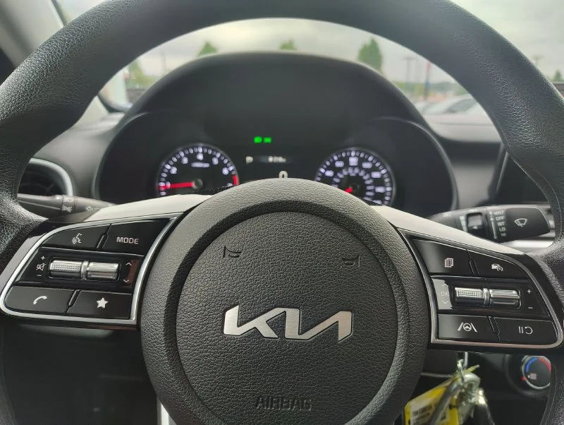 Used 2024 Blue Kia LXS image 12
