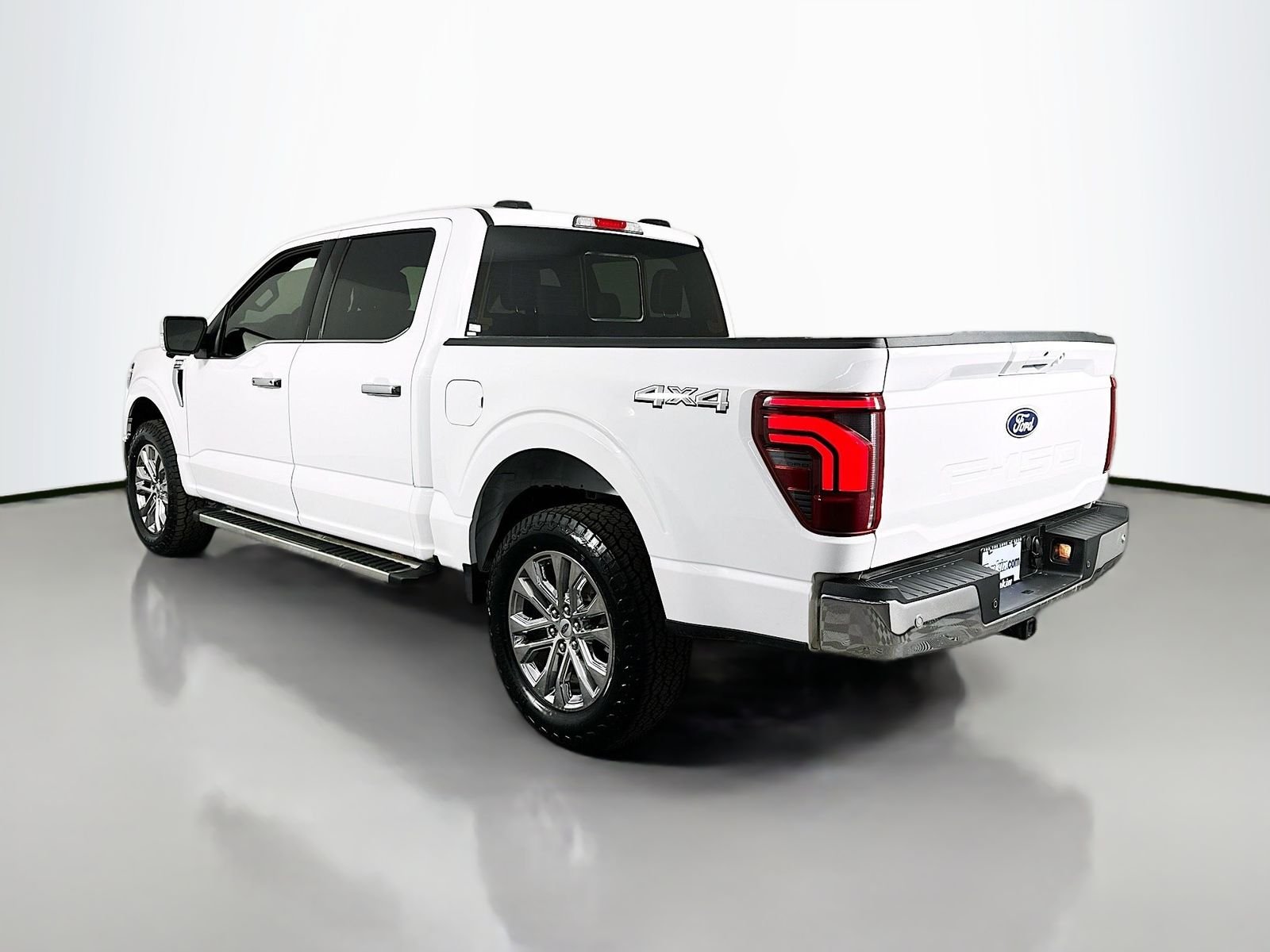 Used 2025 Oxford White Ford Lariat image 5
