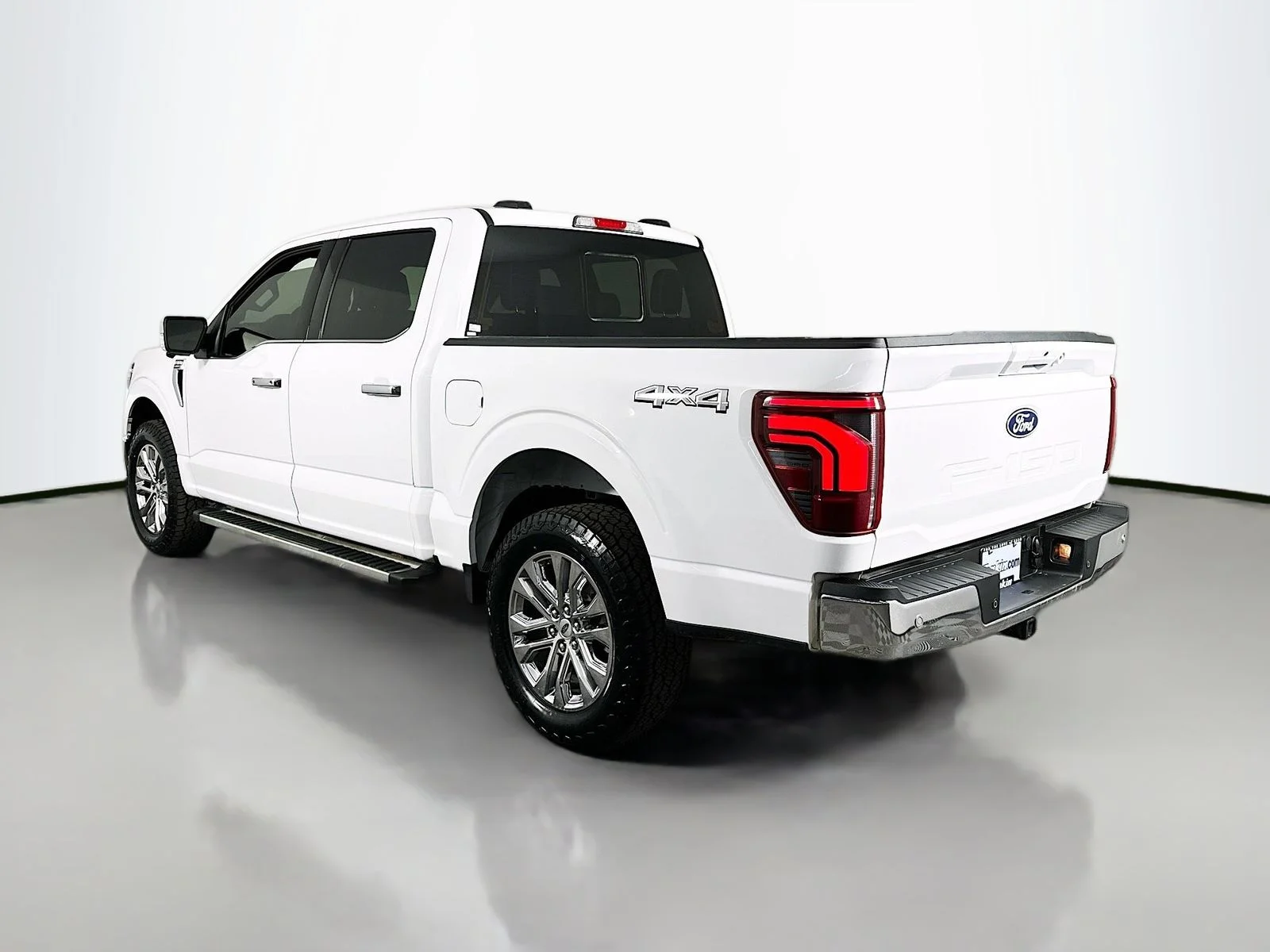 Used 2025 Oxford White Ford Lariat image 5