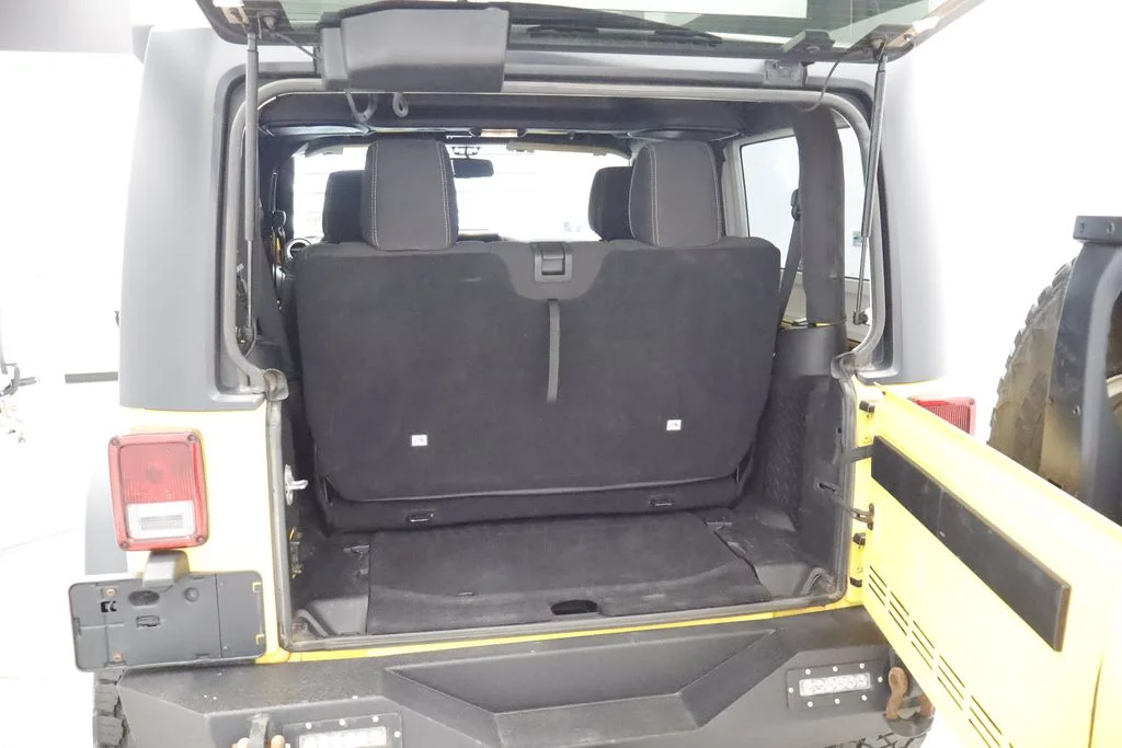 Used 2015 Yellow Jeep Rubicon image 10