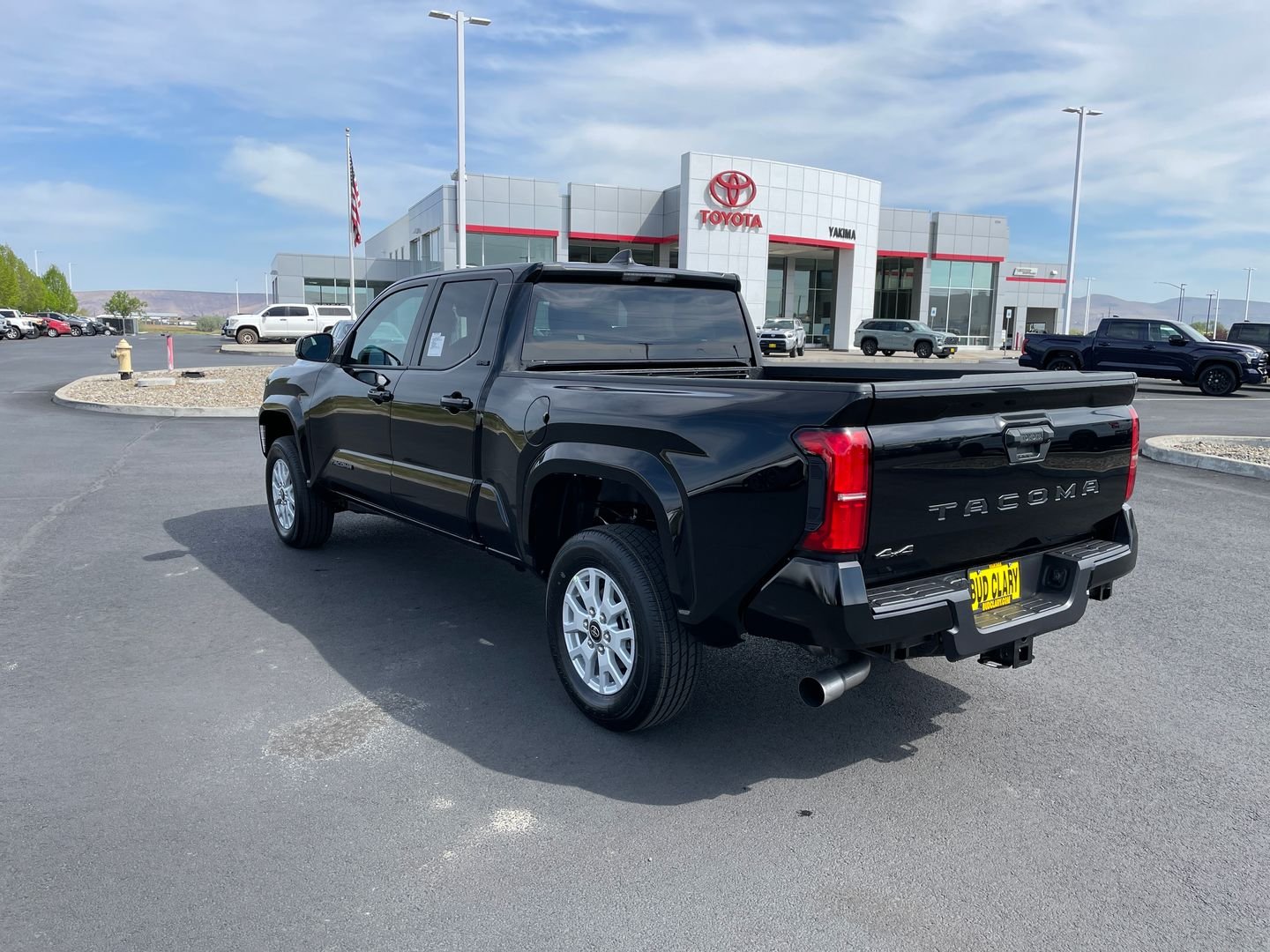 New 2026 Black Toyota SR5 image 5