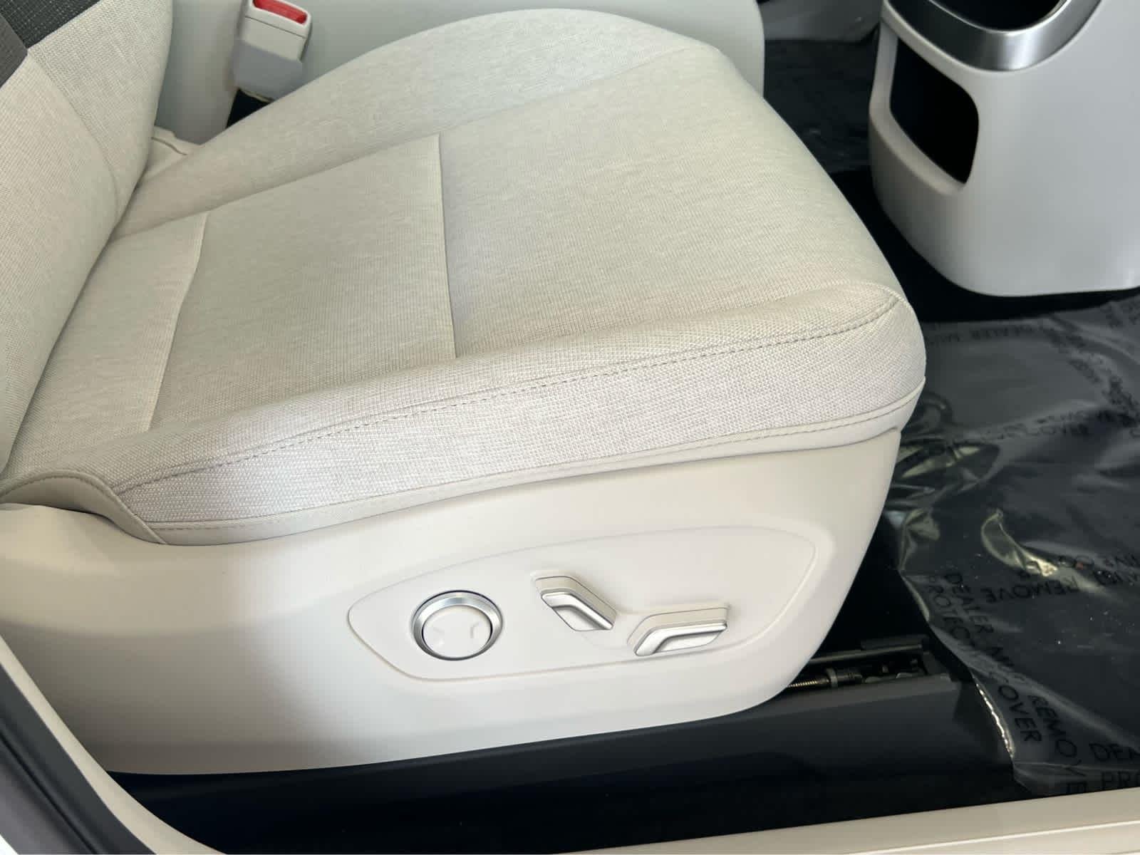2026 Hyundai IONIQ 9 SE - Photo 17