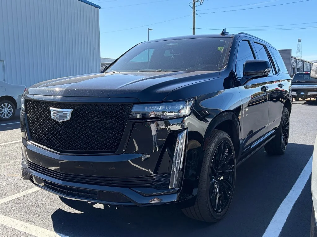 Used 2022 BLACK RAVEN Cadillac Sport Platinum image 3
