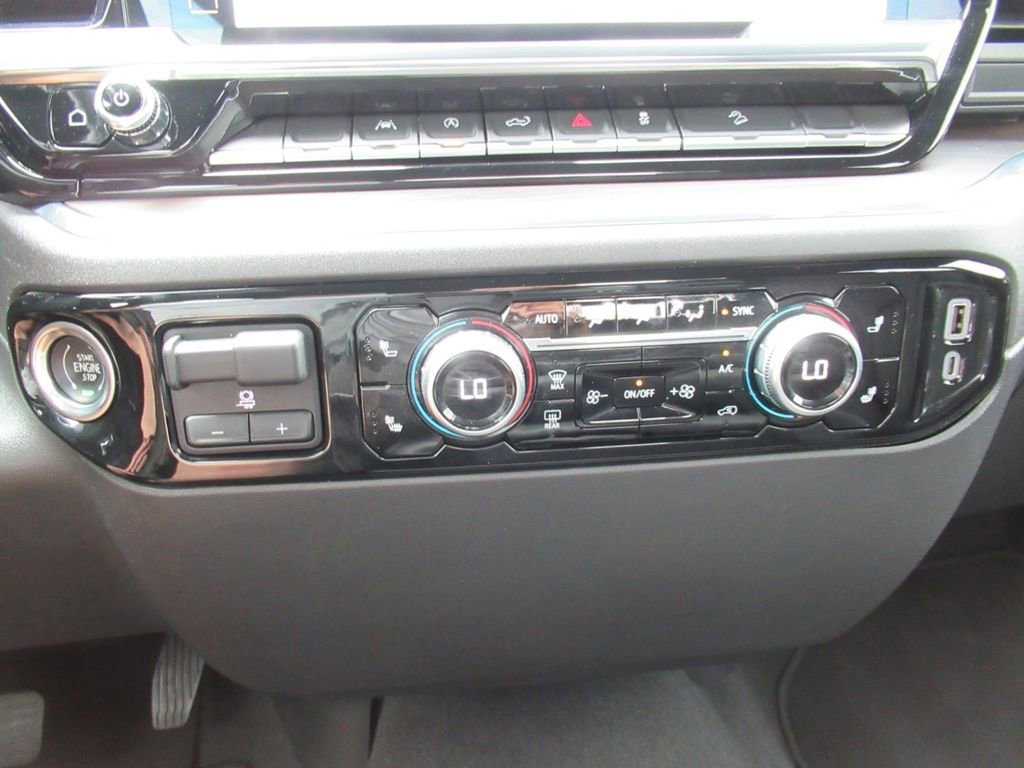 2024 GMC Sierra 1500 SLT - Photo 25