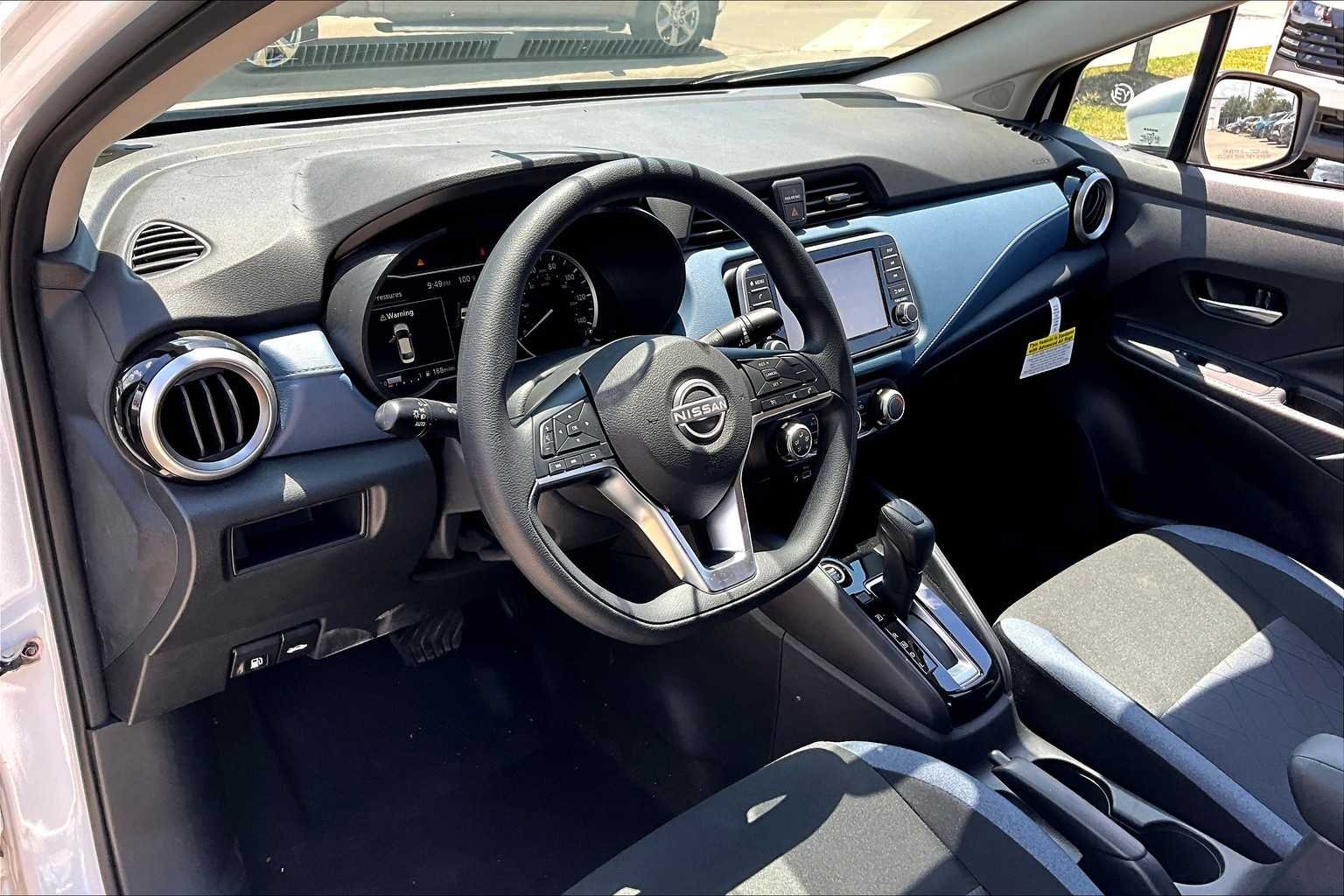 Used 2025 Aspen White Tricoat Nissan SV image 10