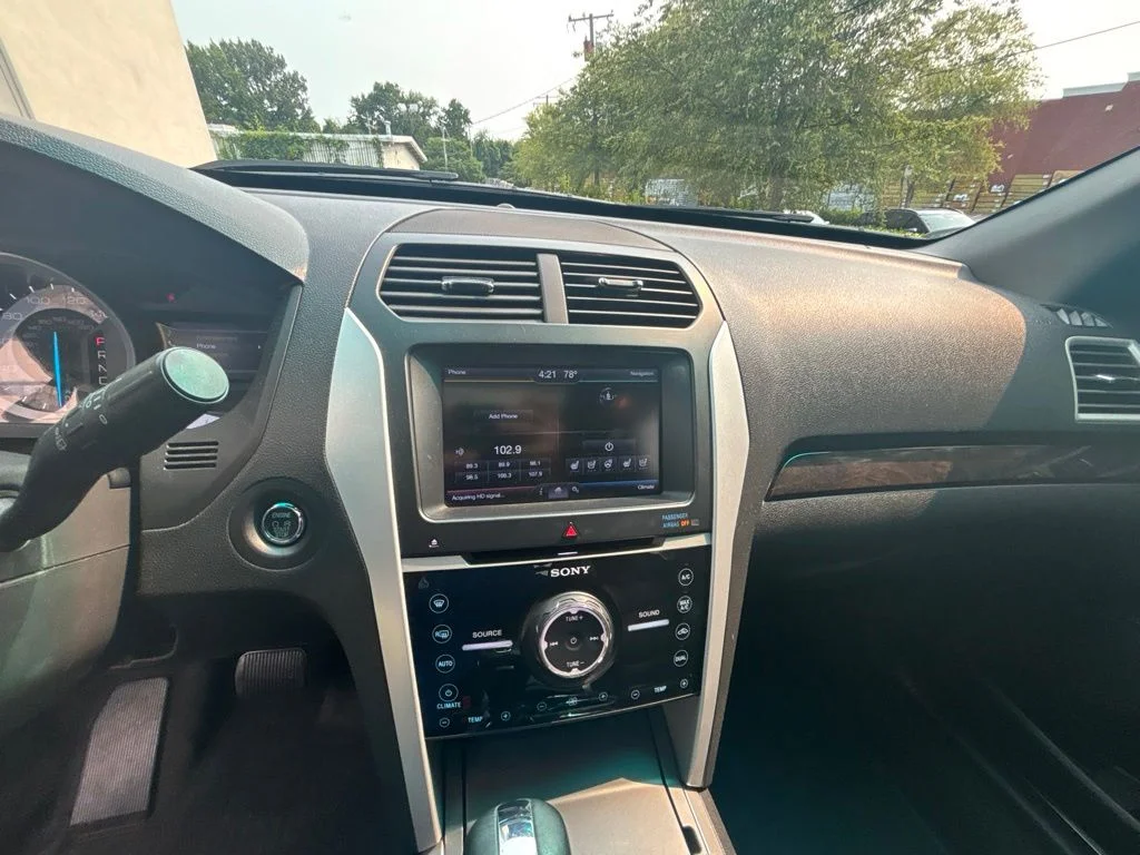 Used 2013 Black Ford Limited image 14