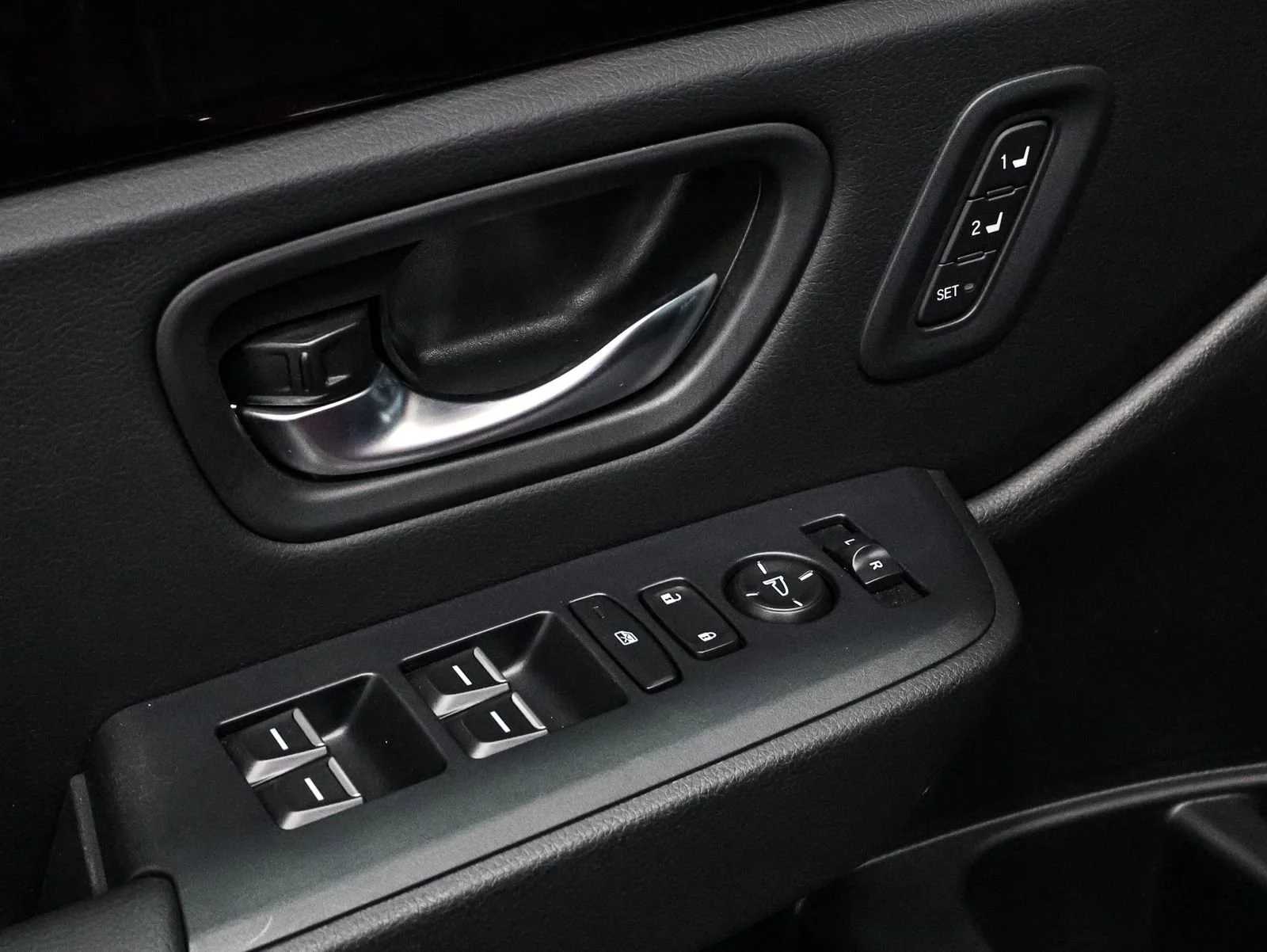 2025 Honda Pilot EX-L - Photo 19