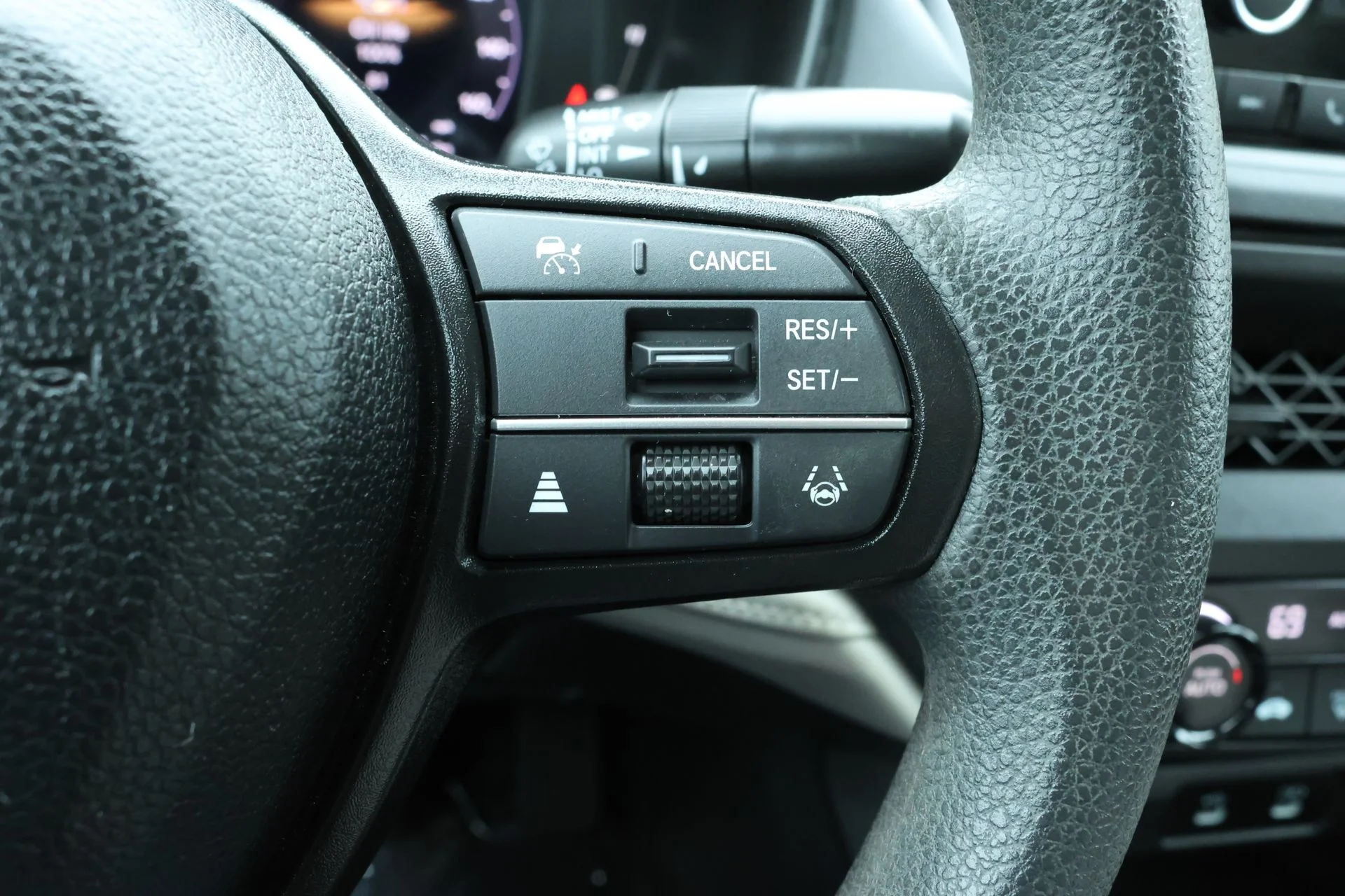Used 2024  Honda LX image 10