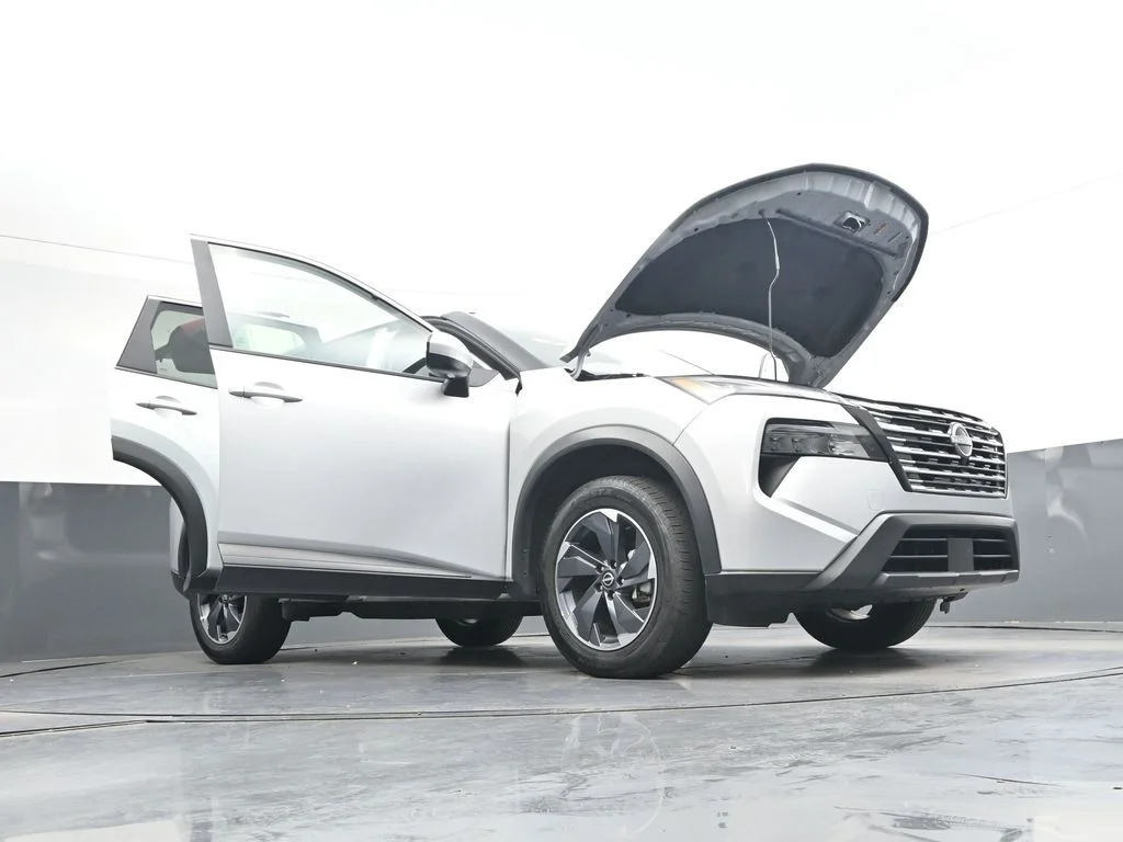 Used 2025 Silver Nissan SV image 46