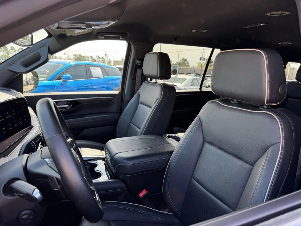 Used 2025 Gray Chevrolet Premier image 8