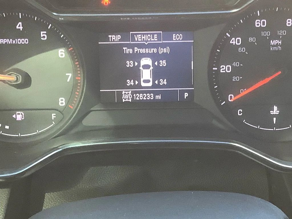 Used 2022 White Chevrolet LT image 10