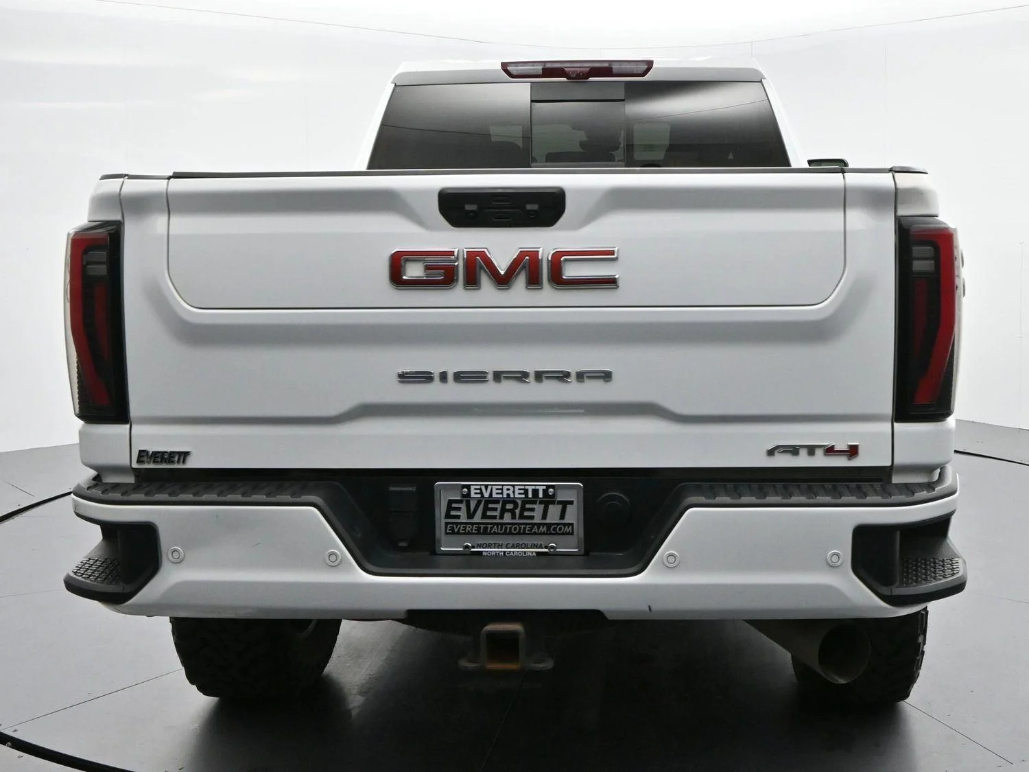 Used 2024 Summit White GMC AT4 image 6