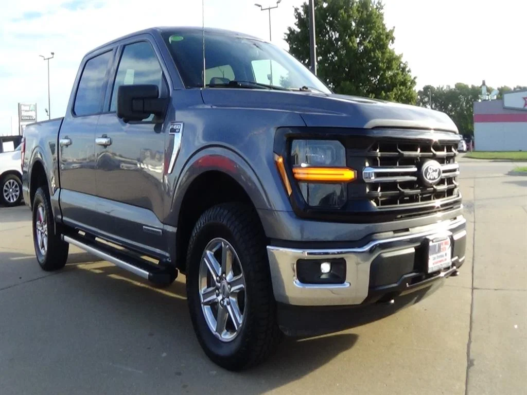 Certified Used 2024 Carbonized Gray M7 Ford XLT image 4