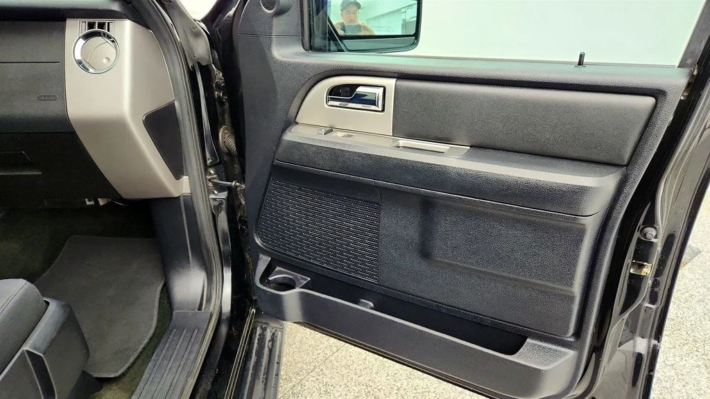 Used 2016 Shadow Black Ford 4WD 4dr XLT w/ Power Moonroof image 24