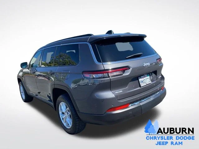 Used 2024 Gray Jeep Laredo image 5