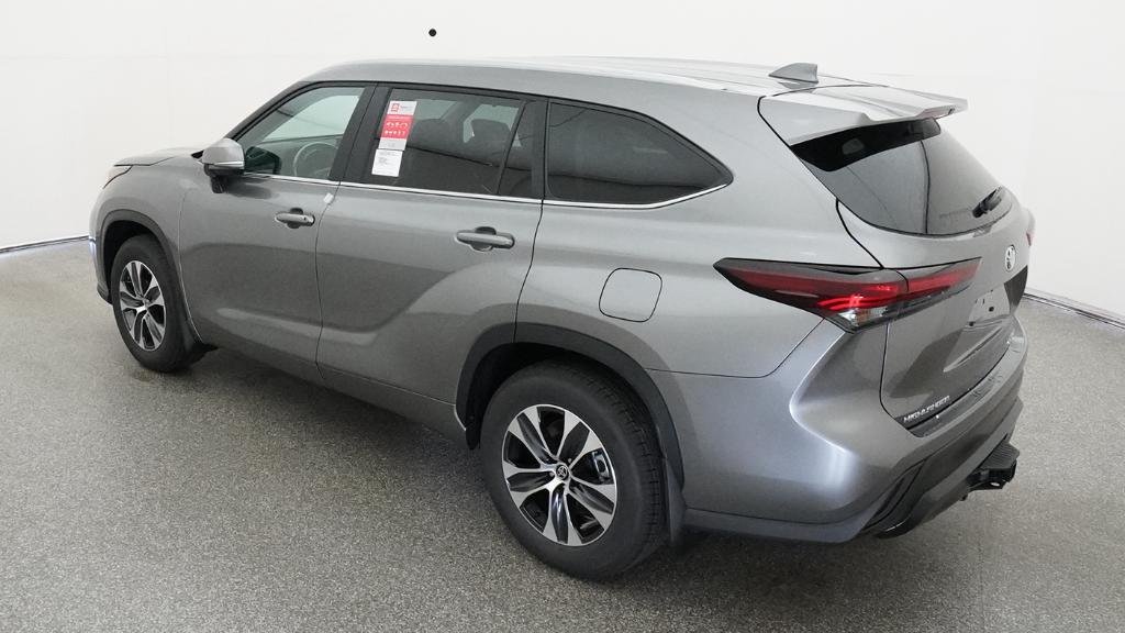 New 2026 Heavy Metal Toyota XLE image 4