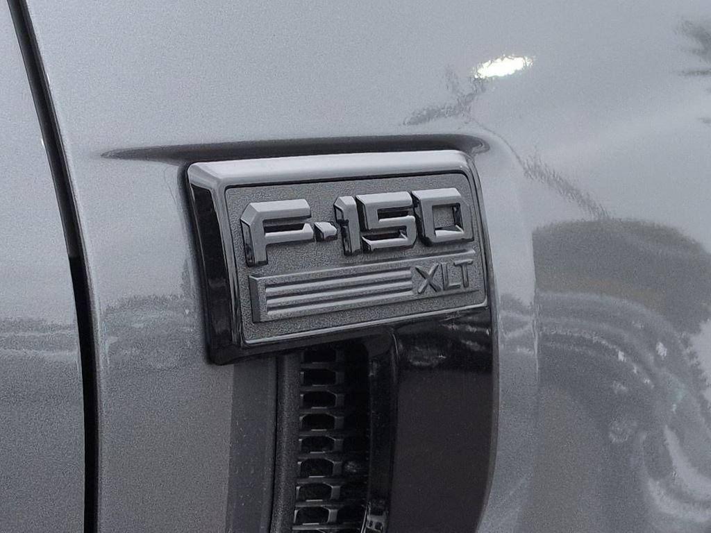 New 2026 Carbonized Gray Metallic Ford XLT image 60