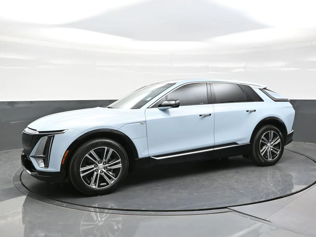 Used 2024 Blue Cadillac Luxury image 3