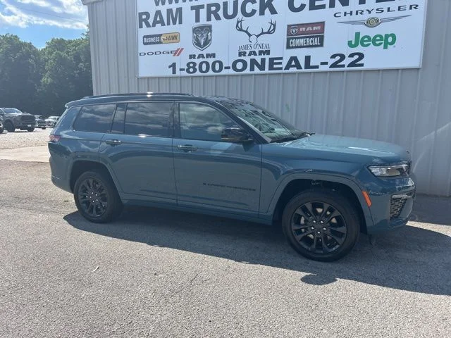 New 2026 Steel Blue Exterior Paint Jeep Limited Reserve image 2