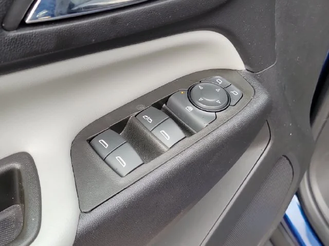 2023 Chevrolet Equinox LS - Photo 27