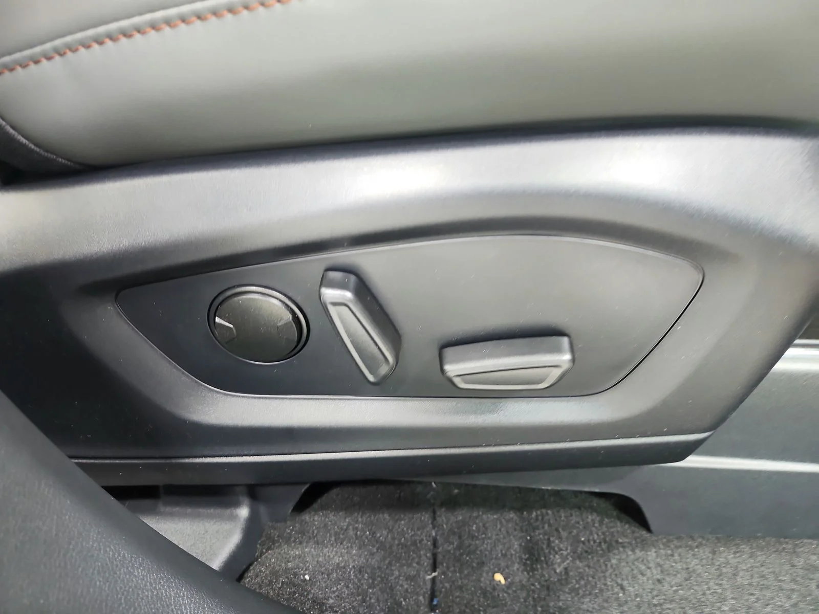 Used 2026 Vapor Blue Metallic Ford Active image 38