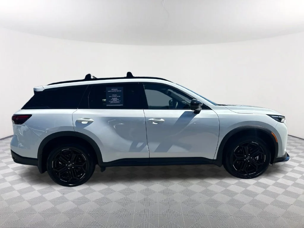 Certified Used 2026 White INFINITI SPORT image 4
