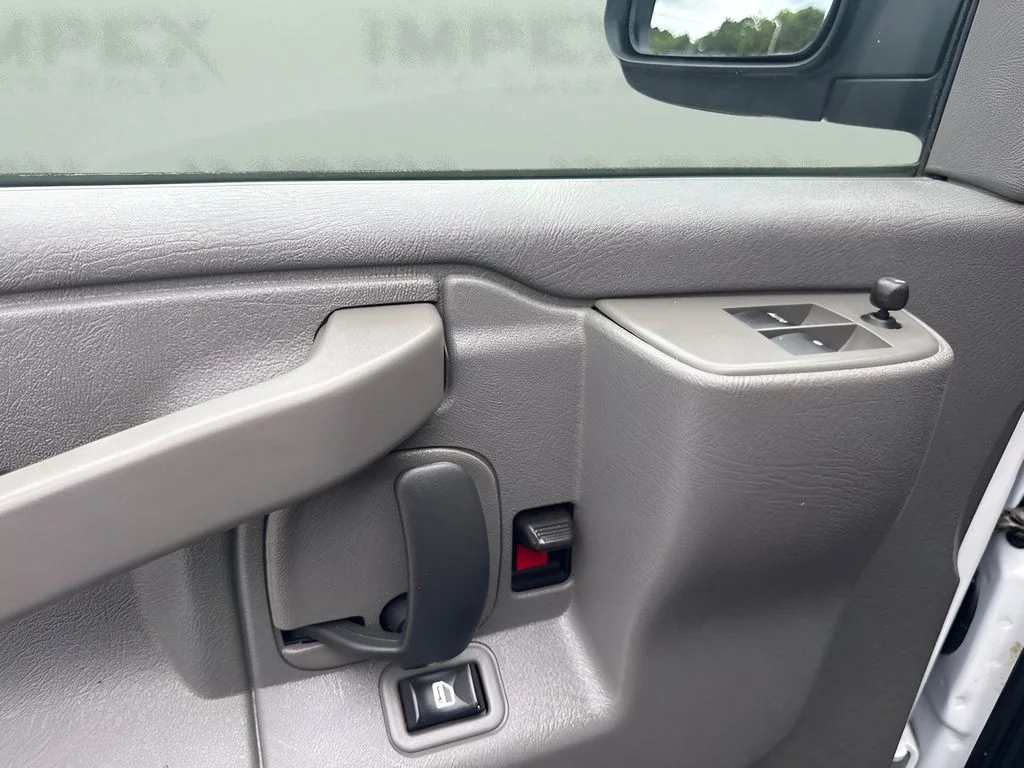 Used 2025 White Chevrolet LS image 18