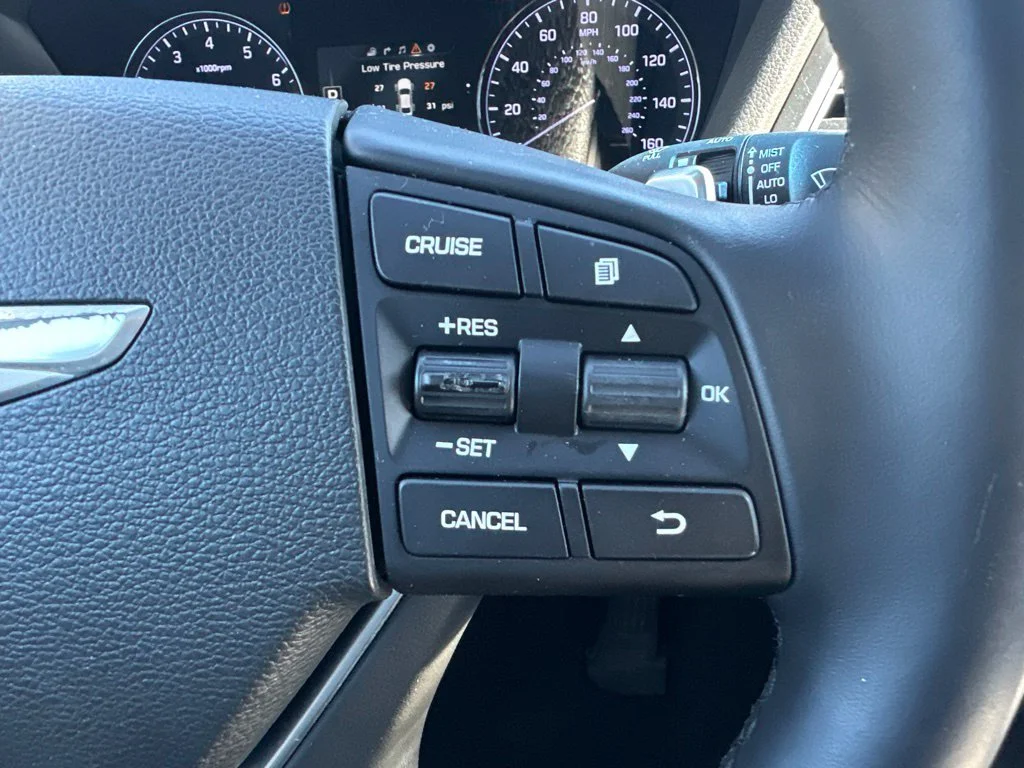 Used 2015 Black Hyundai 3.8 image 19