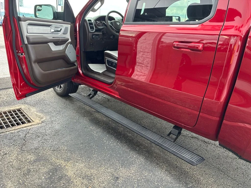New 2026 Molten Red Pearl-Coat Exterior Paint RAM Laramie image 20