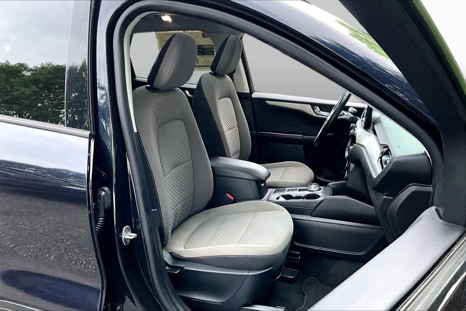 Used 2021 Antimatter Blue Ford SE Hybrid image 8