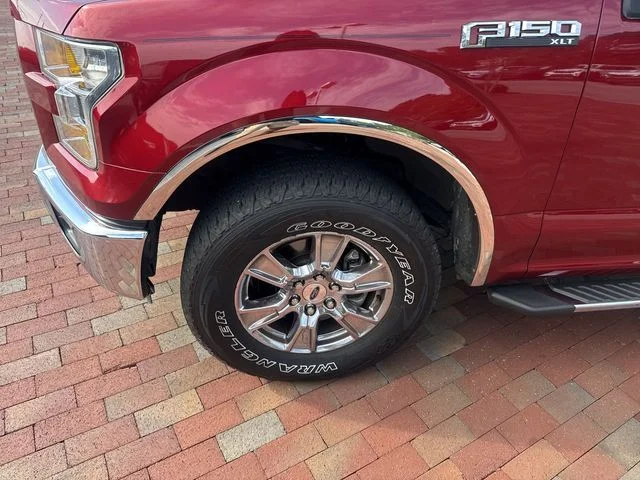 Used 2016 Red Ford XLT image 2