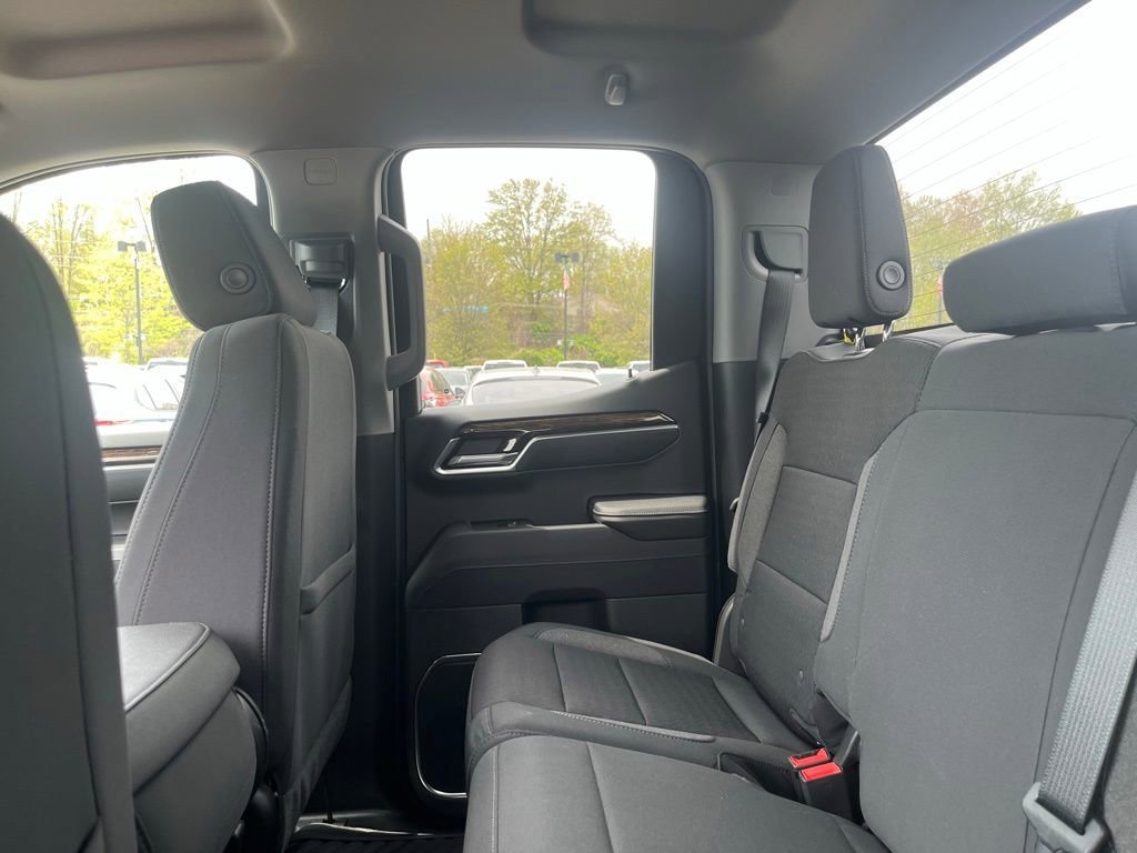 Used 2026 Titanium Rush Metallic GMC Elevation image 19