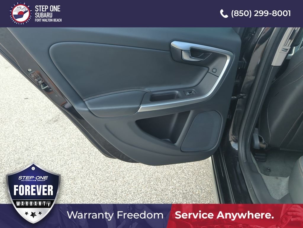 Used 2018 Black Volvo T5 image 29