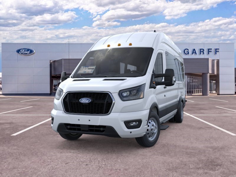 New 2026 Oxford White Ford XLT image 2