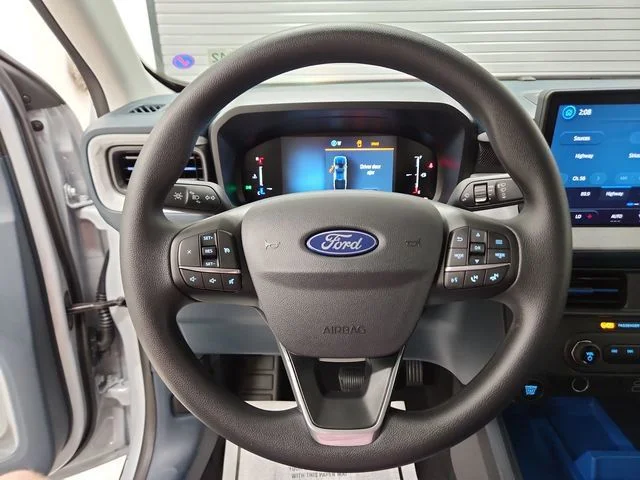 New 2025 Space White Metallic Ford XLT image 14
