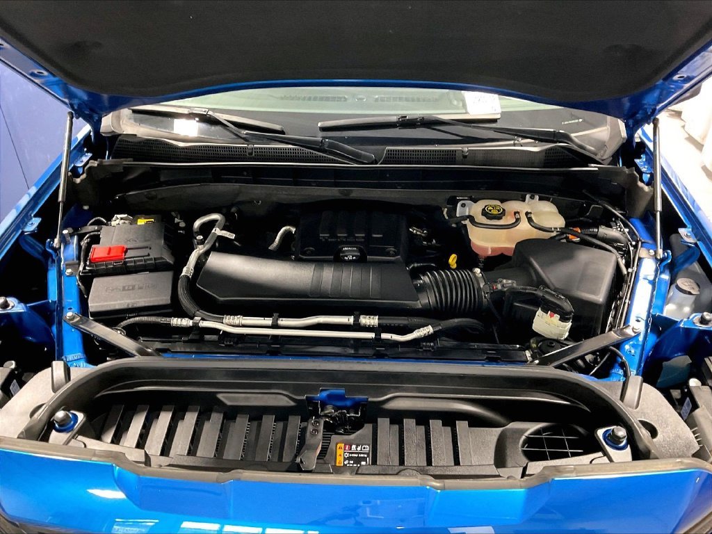 Used 2023 Blue GMC Elevation image 29