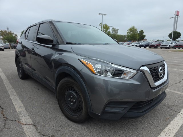 Used 2020 Gray Nissan S image 1