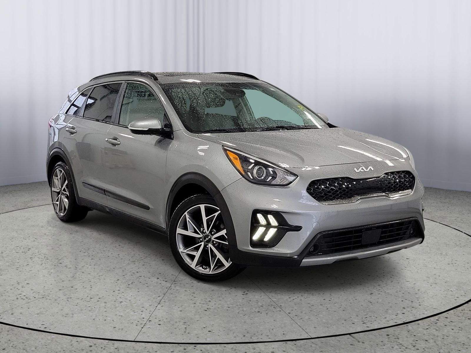 2022 Kia Niro Touring SE's photo