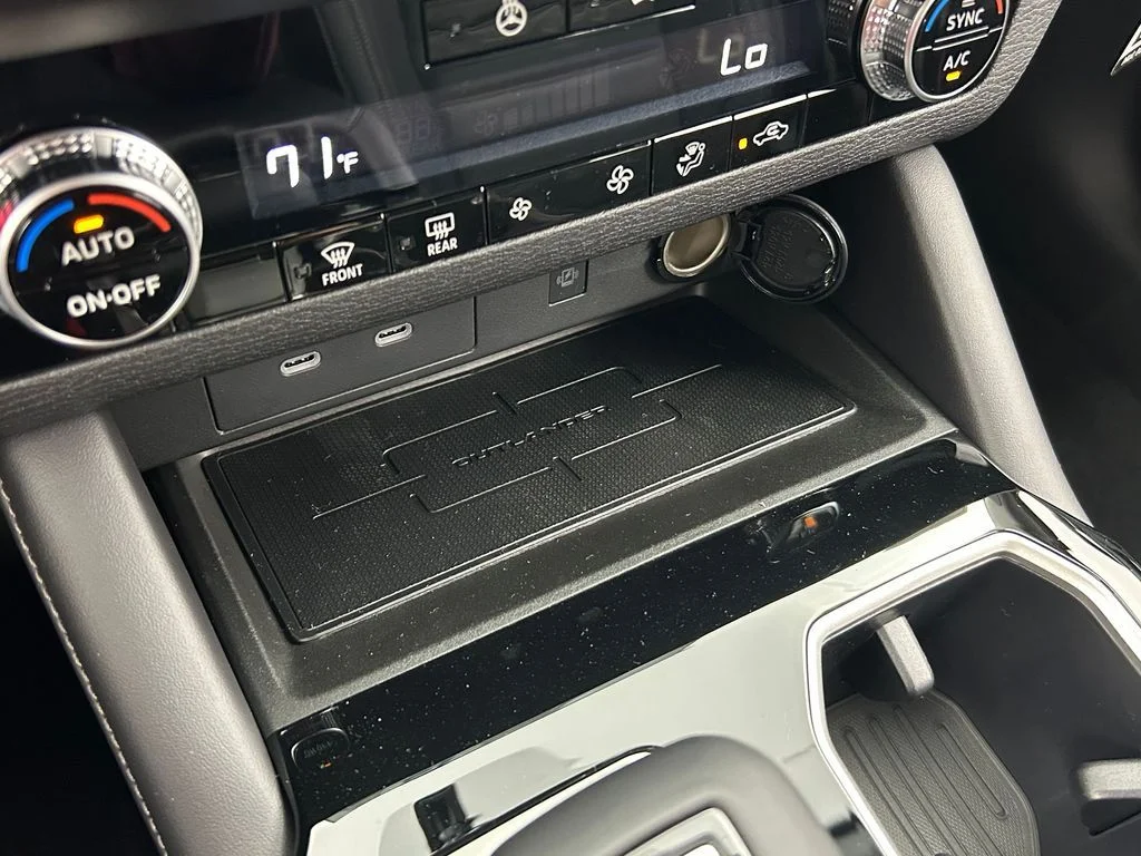 New 2026 White / Black Mitsubishi Trail Edition image 28
