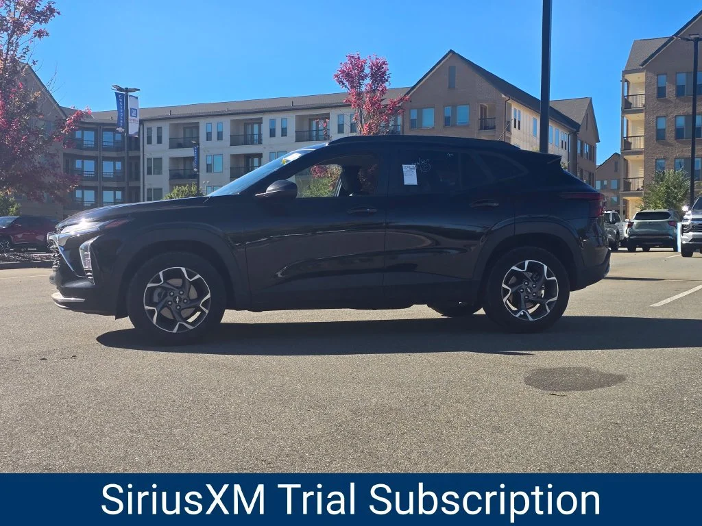 Certified Used 2025 Mosaic Black Metallic Chevrolet LT image 5