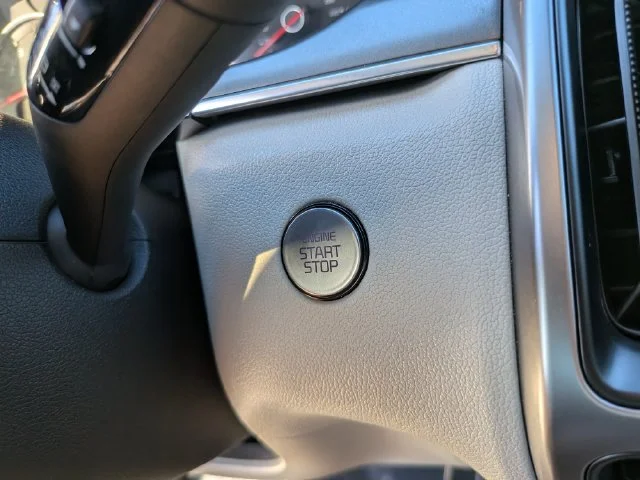 Used 2023 White Kia S image 22