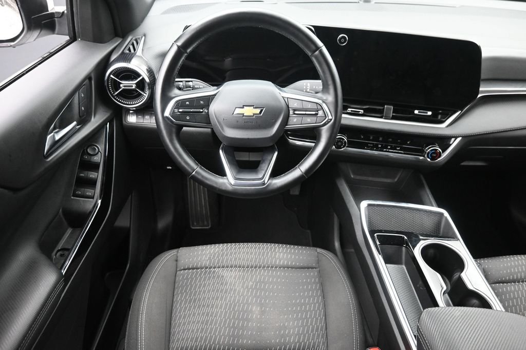Used 2025 White Chevrolet LT image 14